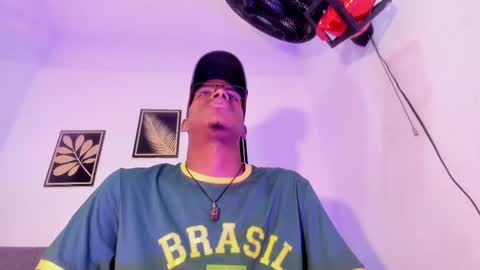 criss_zuri online show from April 24, 2026, 11:56 am