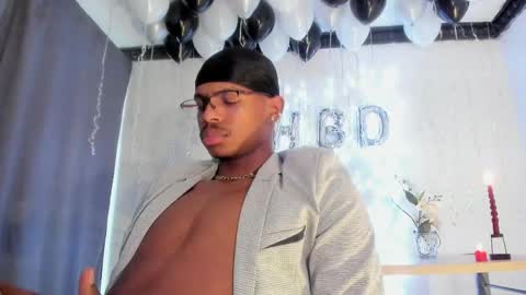 criss_zuri online show from April 25, 2026, 2:25 pm