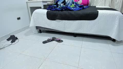 Snapshot of cristal_18xxx chatting on November 2, 2025, 10:39 am Cristal online show from November 2, 2025, 10:39 am