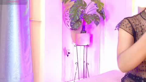 cristal_antoni online show from November 14, 2025, 8:13 am