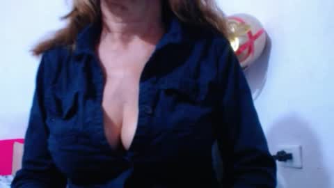 cristal_collins1 online show from February 20, 2025, 11:53 am