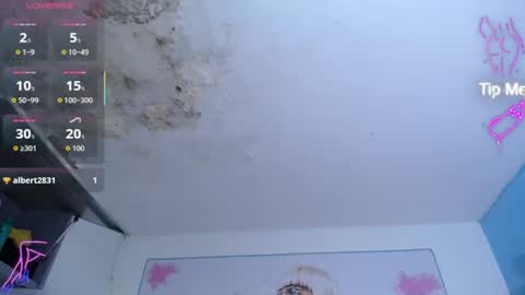 Milena online show from June 18, 2026, 4:35 am