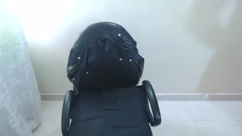 Snapshot of cristal_jayan chatting on January 23, 2025, 10:11 pm HI online show from January 23, 2025, 10:11 pm