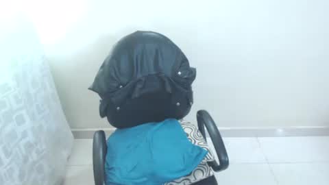 Snapshot of cristal_jayan chatting on October 4, 2025, 9:24 pm HI online show from October 4, 2025, 9:24 pm