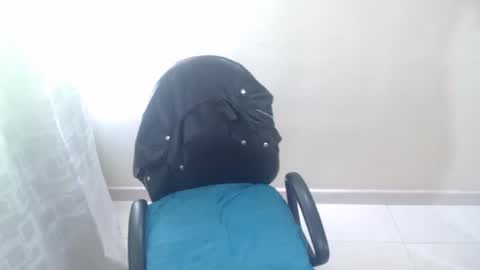 Snapshot of cristal_jayan chatting on February 11, 2026, 4:12 pm HI online show from February 11, 2026, 4:12 pm