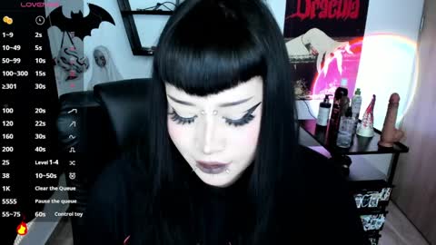 Snapshot of cristal_kosh chatting on April 6, 2026, 9:27 pm Cris online show from April 6, 2026, 9:27 pm
