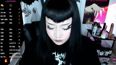 Snapshot of cristal_kosh chatting on April 8, 2026, 3:34 pm Cris online show from April 8, 2026, 3:34 pm
