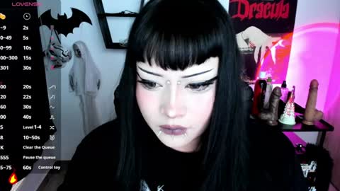 Snapshot of cristal_kosh chatting on June 17, 2026, 9:05 pm Cris online show from June 17, 2026, 9:05 pm