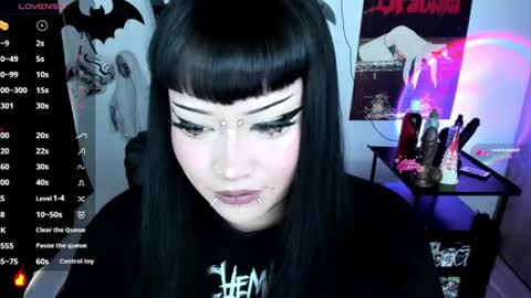 Snapshot of cristal_kosh chatting on June 24, 2026, 8:52 pm Cris online show from June 24, 2026, 8:52 pm
