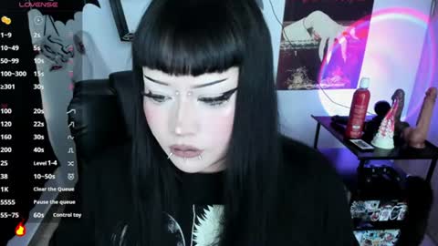 Snapshot of cristal_kosh chatting on July 8, 2026, 8:24 pm Cris online show from July 8, 2026, 8:24 pm