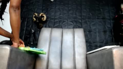 Snapshot of cristal_smith06 chatting on May 29, 2026, 11:30 am Hanna online show from May 29, 2026, 11:30 am