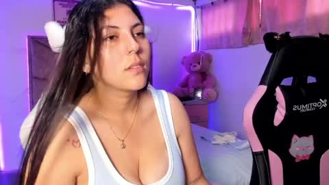 Snapshot of cristal_smith20 chatting on May 4, 2026, 2:13 pm cristal_smith20 online show from May 4, 2026, 2:13 pm