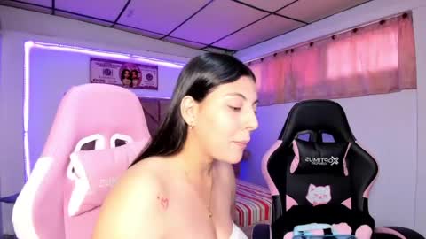 Snapshot of cristal_smith20 chatting on June 1, 2026, 4:20 pm cristal_smith20 online show from June 1, 2026, 4:20 pm