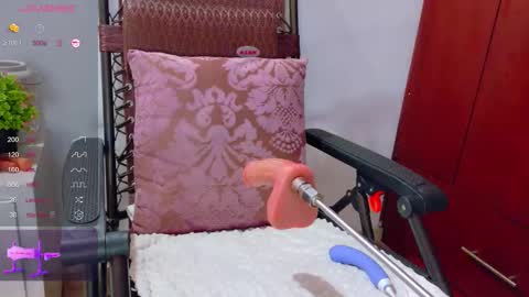 Snapshot of cristal_subin69 chatting on October 6, 2025, 12:02 pm STEFANYIG cristalsubin online show from October 6, 2025, 12:02 pm