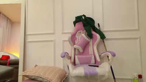 Snapshot of cristalbm_ chatting on June 27, 2026, 12:22 pm cristalbm_ online show from June 27, 2026, 12:22 pm