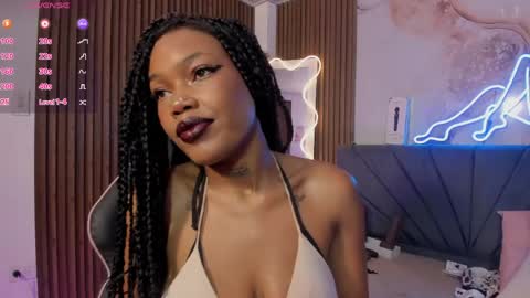 Snapshot of cristalbroke_tay chatting on May 29, 2026, 7:56 pm Crystalbroke online show from May 29, 2026, 7:56 pm