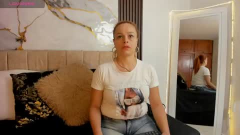 Snapshot of cristalwalker__ chatting on July 1, 2026, 11:23 am cristal walker online show from July 1, 2026, 11:23 am