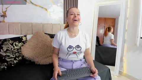 Snapshot of cristalwalker__ chatting on July 9, 2026, 11:36 am cristal walker online show from July 9, 2026, 11:36 am