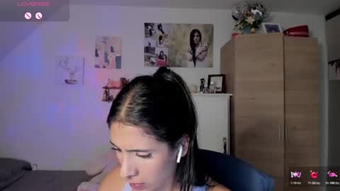 Snapshot of cristamunez chatting on June 11, 2026, 1:05 am veronika online show from June 11, 2026, 1:05 am