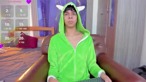 Snapshot of cristhian_slytherin chatting on November 26, 2025, 10:38 am cristhian online show from November 26, 2025, 10:38 am