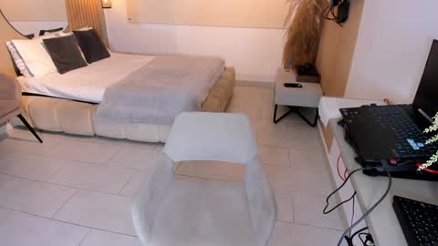 Cristian  online show from February 8, 2025, 2:49 pm