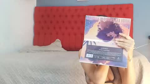 Cris  online show from February 9, 2026, 7:40 pm