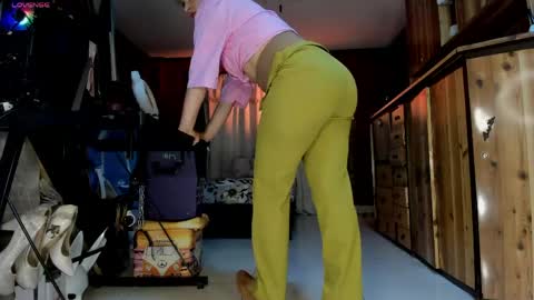 Julieta online show from March 10, 2026, 9:53 pm