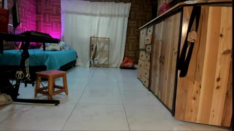 Snapshot of cristinavanegas chatting on April 7, 2026, 8:42 pm Julieta online show from April 7, 2026, 8:42 pm