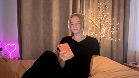Snapshot of cristinekondo chatting on April 11, 2026, 2:54 pm Marry online show from April 11, 2026, 2:54 pm