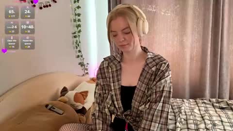 Snapshot of cristinekondo chatting on April 24, 2026, 3:14 pm Marry online show from April 24, 2026, 3:14 pm