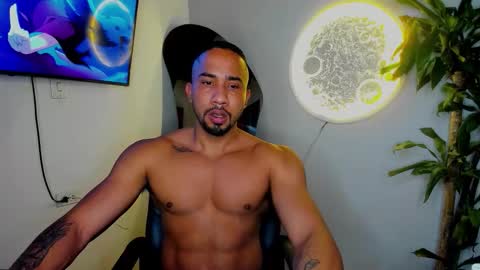 Snapshot of cristobal12cock chatting on December 17, 2025, 12:11 pm Cristian online show from December 17, 2025, 12:11 pm