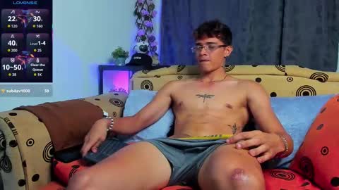 Snapshot of cristofer_hot98 chatting on November 8, 2025, 3:18 am Cristofer online show from November 8, 2025, 3:18 am