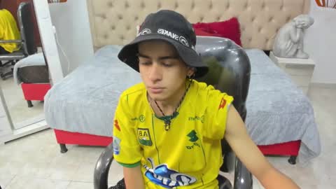 CRISTOFER  online show from March 18, 2026, 6:11 pm