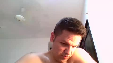 cristopher3042 online show from December 3, 2025, 2:19 am