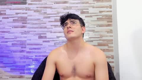 Snapshot of cristopher_russo chatting on May 15, 2026, 11:01 pm CRISTOPHER online show from May 15, 2026, 11:01 pm