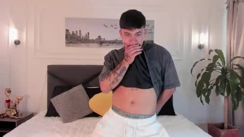 Cristopher online show from May 1, 2026, 1:26 pm