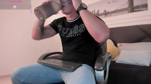 Snapshot of cristopher_strong chatting on May 8, 2026, 1:38 pm Cristopher online show from May 8, 2026, 1:38 pm