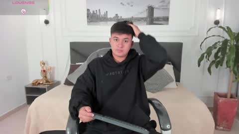 Snapshot of cristopher_strong chatting on May 19, 2026, 2:12 pm Cristopher online show from May 19, 2026, 2:12 pm