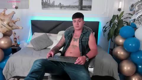 Snapshot of cristopher_strong chatting on May 20, 2026, 12:44 pm Cristopher online show from May 20, 2026, 12:44 pm