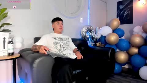 Snapshot of cristopher_strong chatting on May 23, 2026, 1:26 pm Cristopher online show from May 23, 2026, 1:26 pm