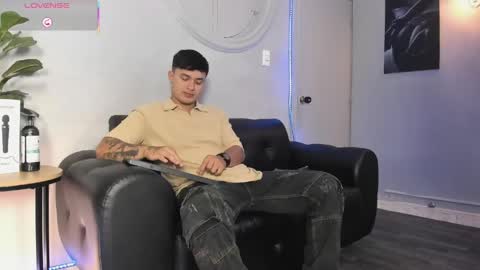Snapshot of cristopher_strong chatting on May 30, 2026, 2:03 pm Cristopher online show from May 30, 2026, 2:03 pm