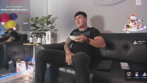 Snapshot of cristopher_strong chatting on July 2, 2026, 12:44 pm Cristopher online show from July 2, 2026, 12:44 pm