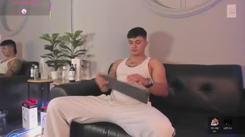 Snapshot of cristopher_strong chatting on July 8, 2026, 1:04 pm Cristopher online show from July 8, 2026, 1:04 pm