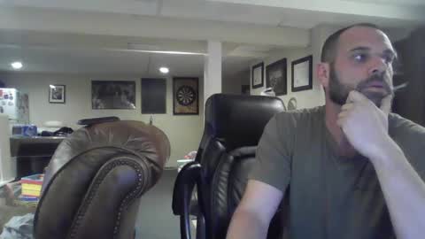 Snapshot of crm400 chatting on October 4, 2025, 1:03 am billybasement online show from October 4, 2025, 1:03 am