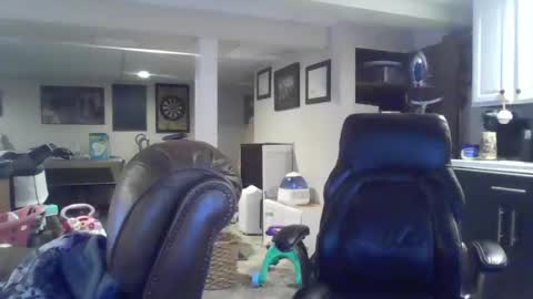 Snapshot of crm400 chatting on November 19, 2025, 1:49 am billybasement online show from November 19, 2025, 1:49 am