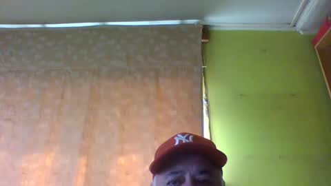 Snapshot of crmperez chatting on March 19, 2026, 7:07 pm crmperez online show from March 19, 2026, 7:07 pm