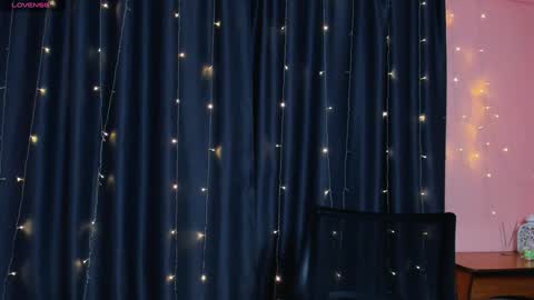 Snapshot of cross_the_line chatting on December 30, 2024, 8:43 am xx Amina xx online show from December 30, 2024, 8:43 am