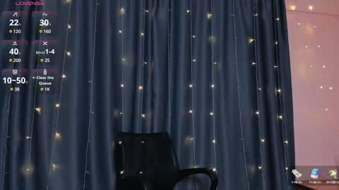 Snapshot of cross_the_line chatting on January 12, 2025, 8:04 am xx Amina xx online show from January 12, 2025, 8:04 am