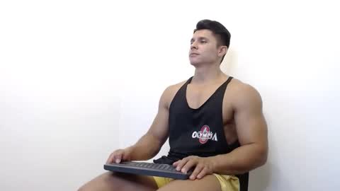 Snapshot of crosse4you chatting on February 6, 2026, 4:39 am Leo online show from February 6, 2026, 4:39 am