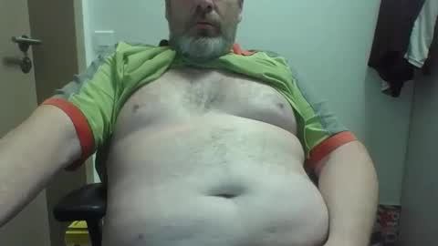 Snapshot of crouch1 chatting on May 11, 2026, 9:26 am Crouch1 online show from May 11, 2026, 9:26 am